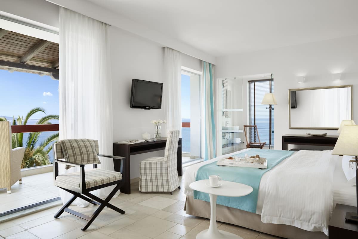 1 bedroom, premium bedding, minibar, in-room safe