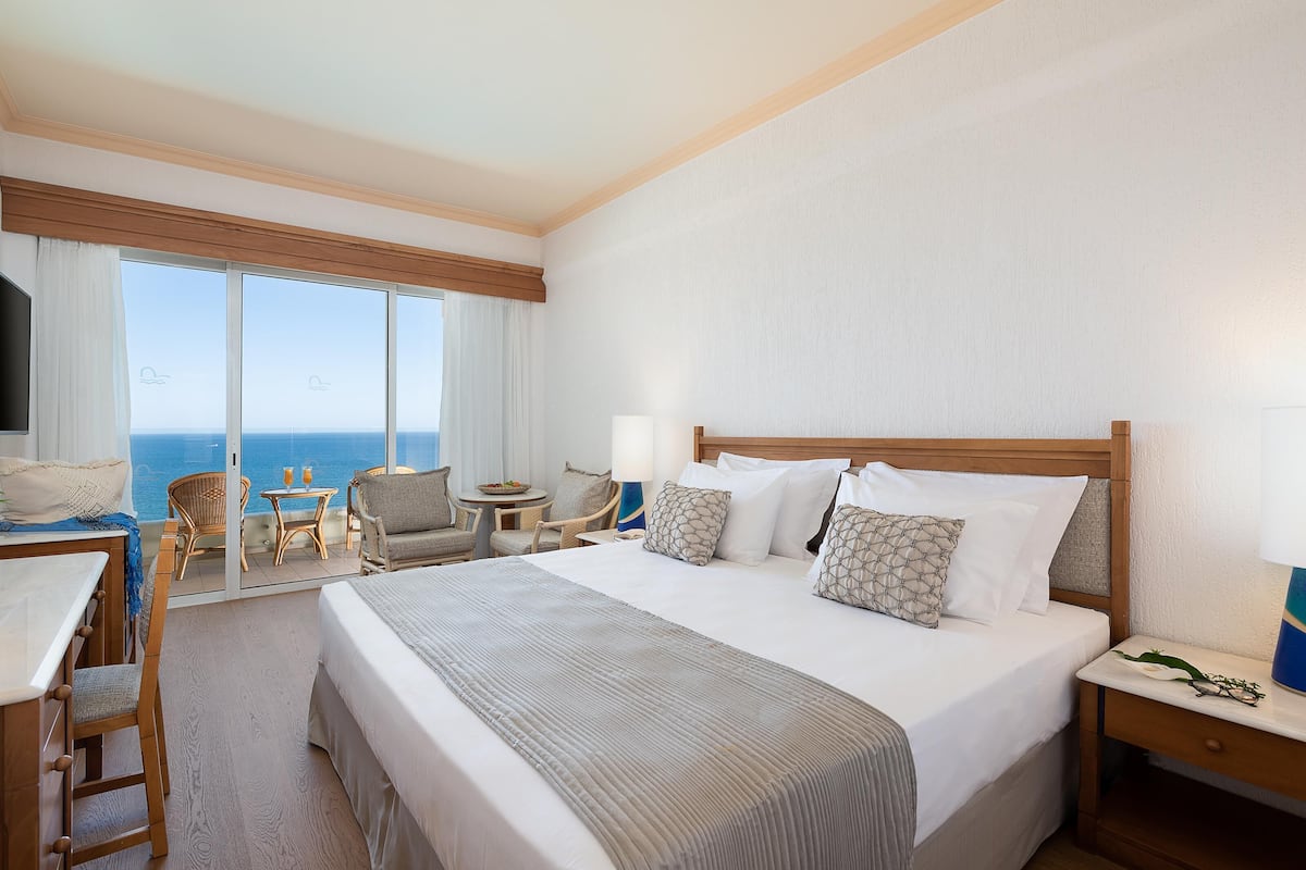 Quarto superior, vista para o mar | 1 quarto, edredons de pluma, cofres nos quartos, escrivaninha