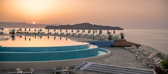 Leptos Panorama Hotel