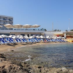 Private beach, sun-loungers, beach umbrellas, beach towels