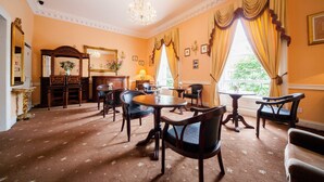 Unclassified image, 3 of 54, button - Lynam's Hotel (Dublin)