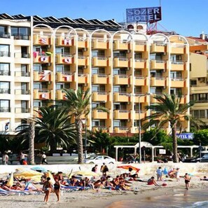 Playa en los alrededores y traslado desde/hacia la playa gratis 