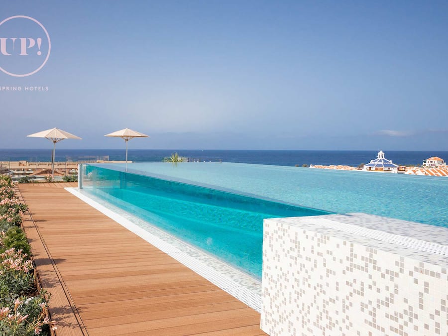 2 Außenpools, Sonnenschirme, Liegestühle