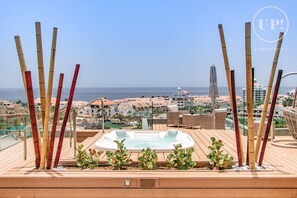 2 outdoor pools, pool umbrellas, sun loungers