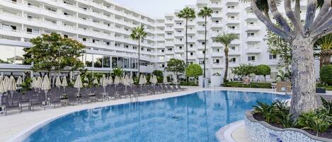 2 outdoor pools, pool umbrellas, pool loungers