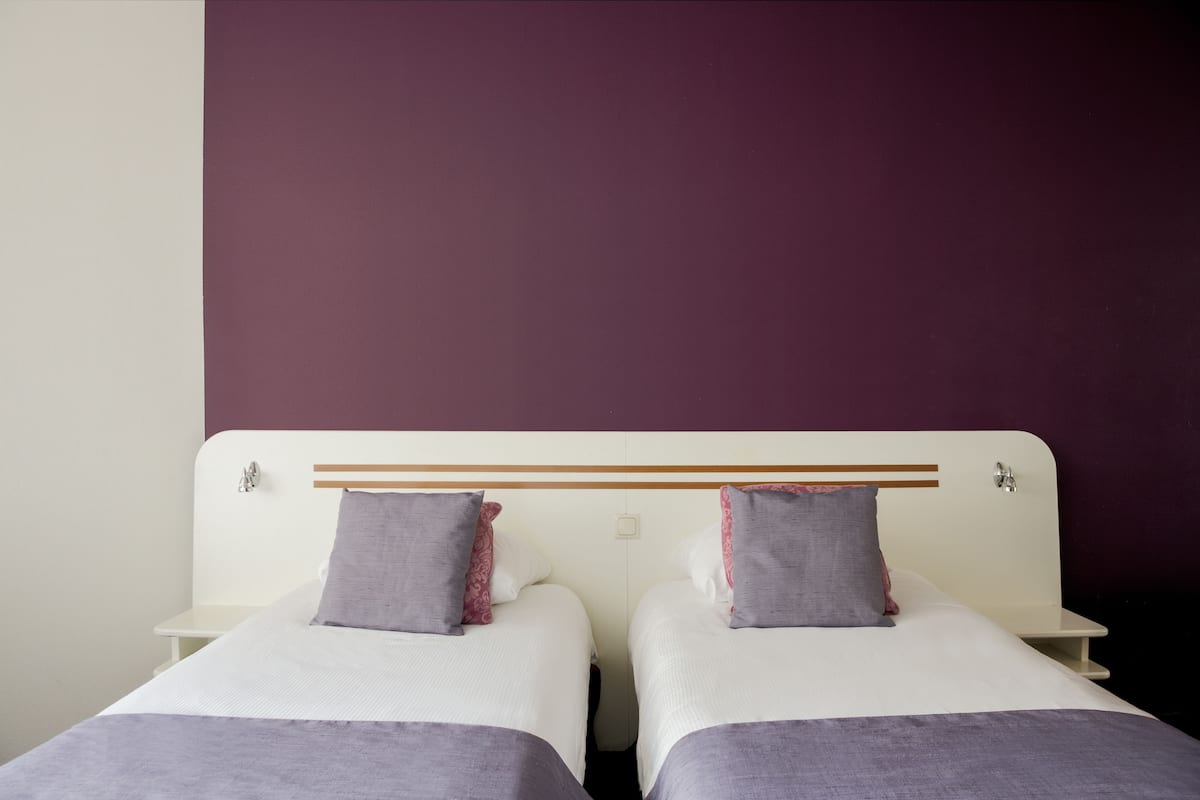 Premium bedding, in-room safe, desk, blackout drapes
