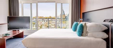 Comfort Double Room | Premium bedding, in-room safe, desk, blackout drapes