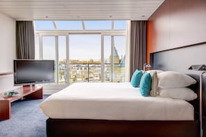 Comfort Double Room | Premium bedding, in-room safe, desk, blackout drapes