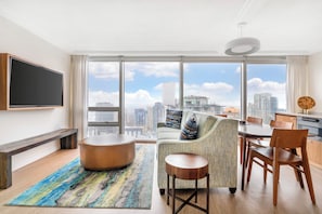 Standard Suite, 1 Bedroom, Kitchenette (2 Bath) | Living area
