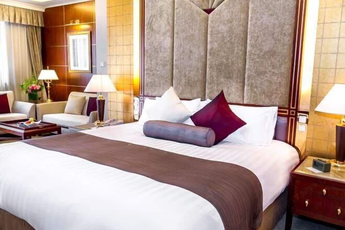 Premium bedding, minibar, in-room safe, blackout curtains