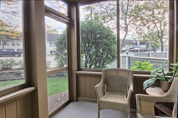 Condo Deluxe, 1 chambre (1 King and 1 Sofa Sleeper) | Terrasse/patio