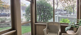 Pointes North Inn