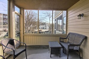 Signature Suite, 1 King Bed with Sofa bed | Terrace/patio