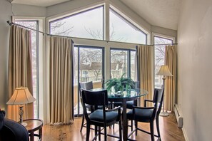 Signature Suite, 2 Bedrooms | In-room dining