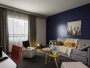 1 bedroom, in-room safe, desk, blackout curtains