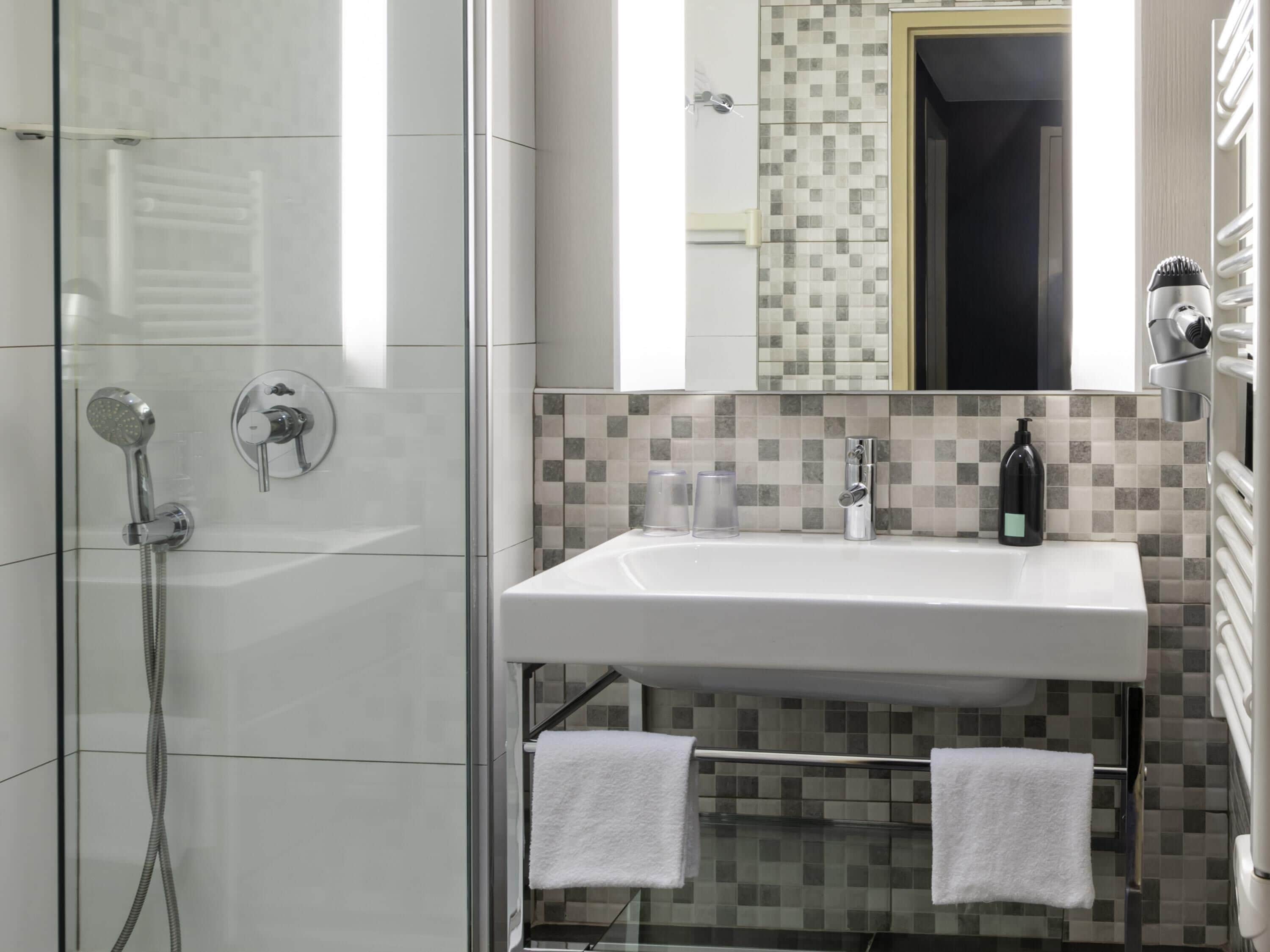 สตูดิโอ, หลายเตียง | ตู้นิรภัยในห้องพัก, โต๊ะทำงาน, ผ้าม่านกันแสง, ห้องเก็บเสียง