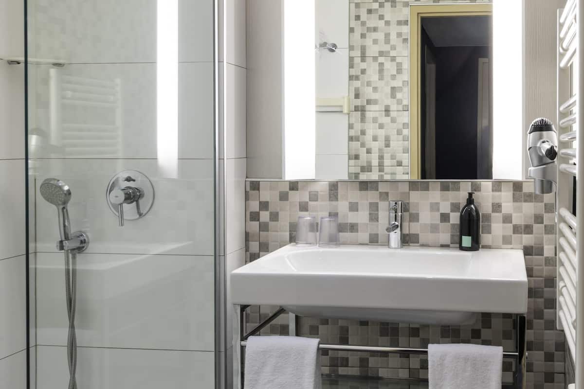 Studio, Multiple Beds | In-room safe, desk, blackout drapes, soundproofing