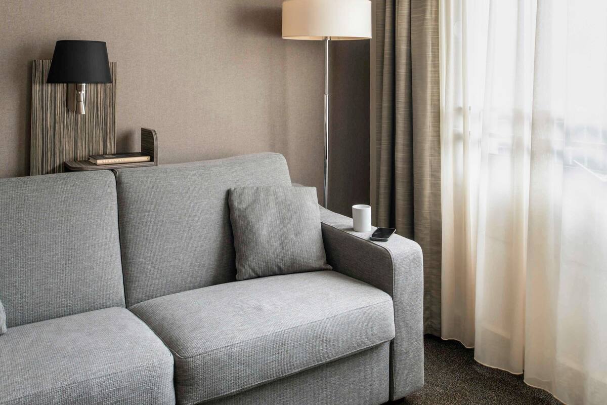 Coffres-forts dans les chambres, bureau, rideaux occultants