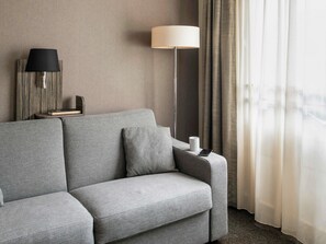 In-room safe, desk, blackout curtains, soundproofing - Aparthotel Adagio La Défense Esplanade (Puteaux)