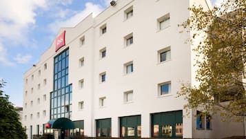 In-room safe, desk, iron/ironing board, free cots/infant beds