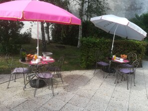 Garden view - ibis Le Bourget (La Courneuve)
