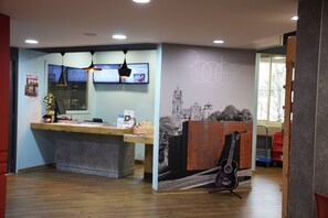 Reception - ibis Rodez Centre Cathédrale (Rodez)