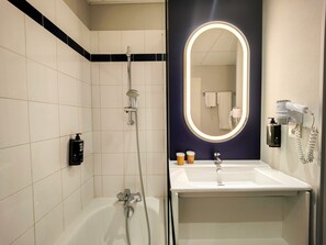 Eco-friendly toiletries, hair dryer, towels, soap - ibis Rodez Centre Cathédrale (Rodez)