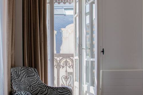 Minibar, in-room safe, desk, blackout curtains
