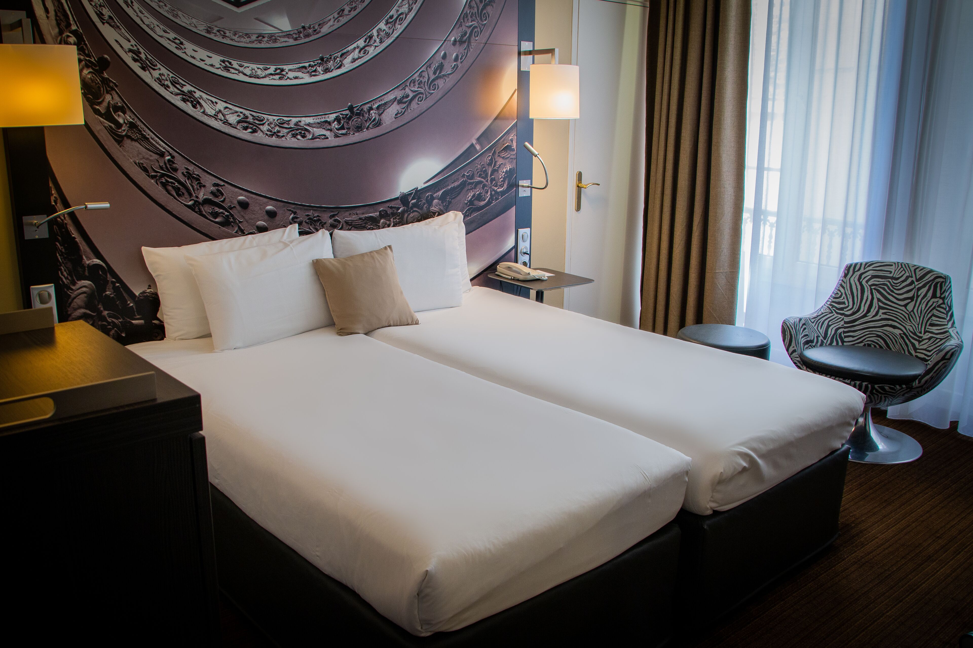 classic twin room, 2 single beds | minibar, in-room safe, desk, blackout curtains