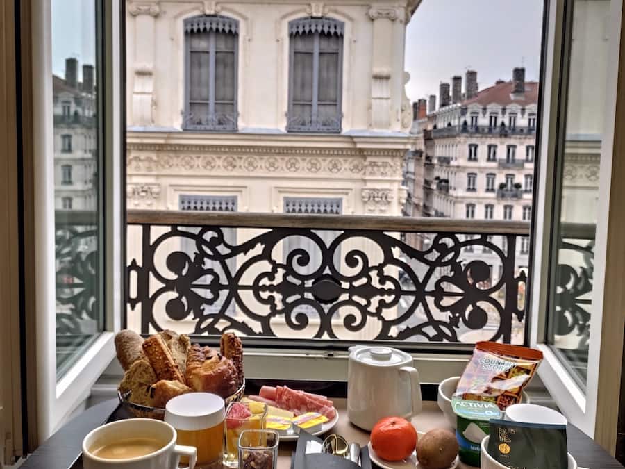 Frokostbuffé i helgene (EUR 20 per person)