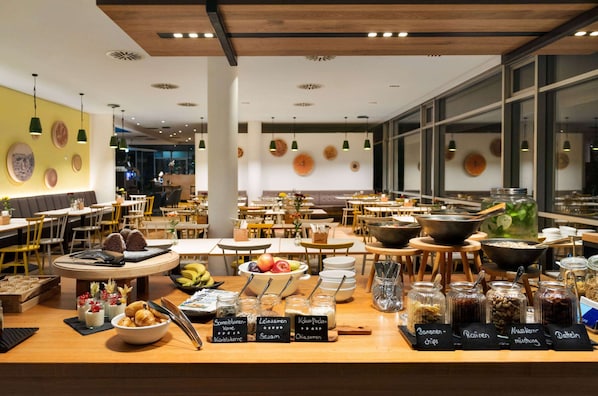 Free daily buffet breakfast