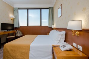 Premium bedding, in-room safe, desk, iron/ironing board