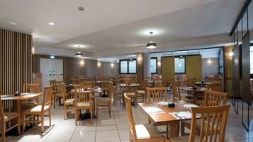 Tägliches inbegriffenes Frühstücksbuffet