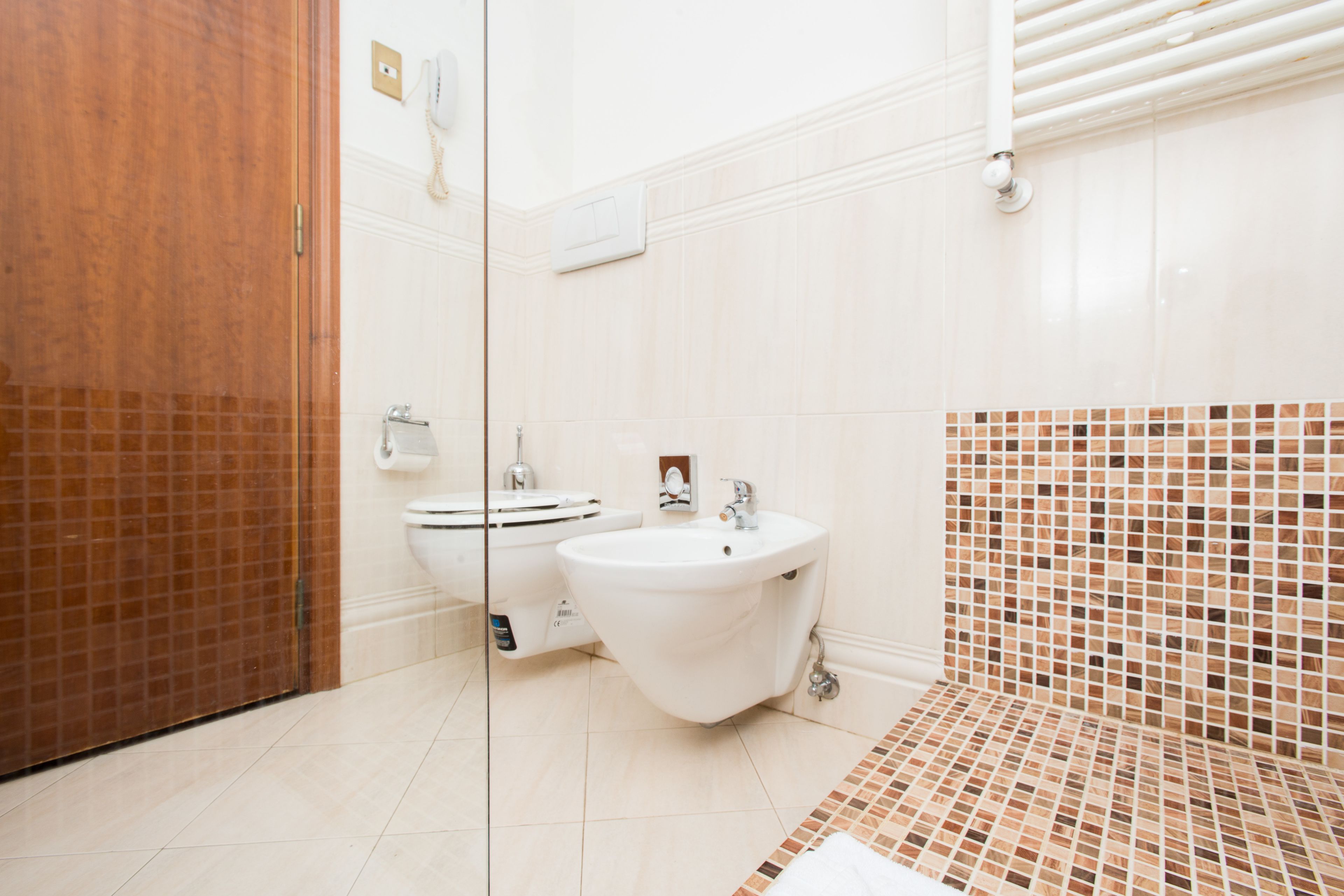 standard double or twin room | bathroom | shower, free toiletries, hair dryer, bidet