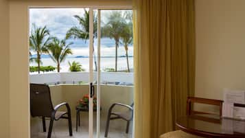 Ocean View 1 King Bed | Sacada