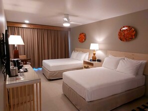 Fiesta Double | 高級寢具、羽絨被、特厚豪華床墊、房內夾萬