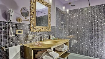 Rainfall showerhead, hair dryer, bidet, towels