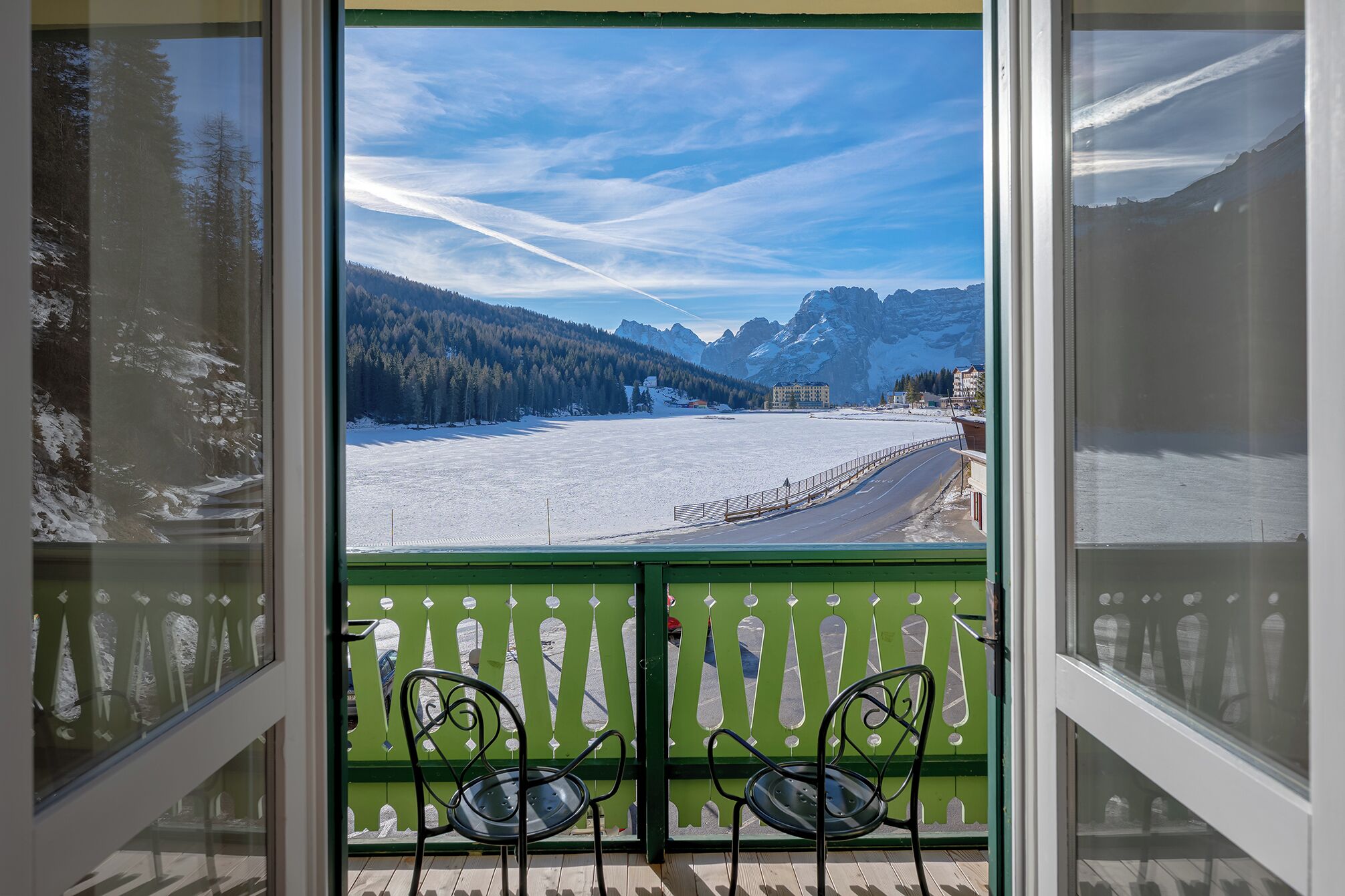 Minibar, Zimmersafe, Schreibtisch, Babybetten