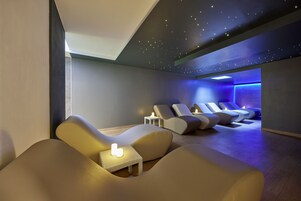 Sauna, hot tub, Turkish bath, body treatments, hot stone massages