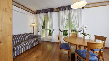 Minibar, una cassaforte in camera, una scrivania