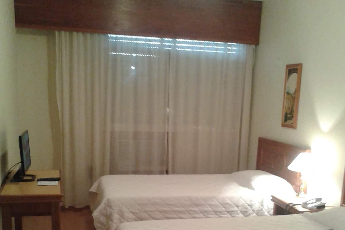 Minibar, bureau, chambres insonorisées, Wi-Fi gratuit
