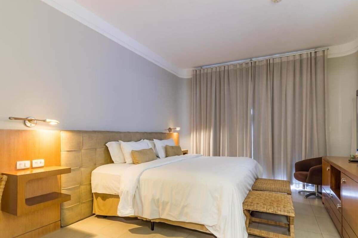 Minibar, in-room safe, blackout curtains