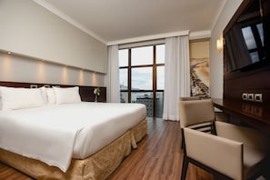 Minibar, in-room safe, individually decorated, individually furnished