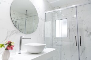 Hair dryer, bidet, towels