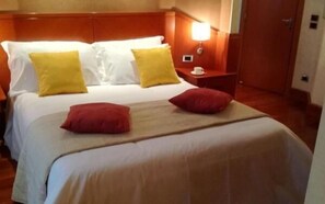 Allergikerbettwaren, Pillowtop-Betten, Minibar, Zimmersafe