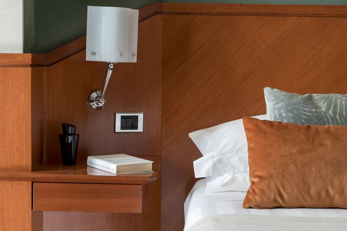 Phòng đơn | Bộ đồ giường kháng dị ứng, nệm có lớp đệm bông, minibar 