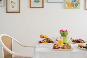 Desayuno buffet todos los días (con cargo)
