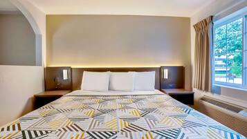 Cortinas opacas, tabla de planchar con plancha, wifi gratis