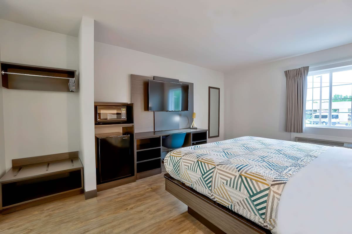 Blendingsgardiner, strykejern/-brett, wi-fi (inkludert) og sengetøy