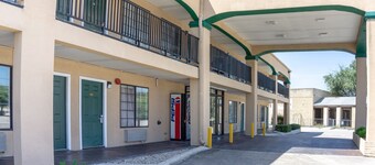 OYO Inn & Suites Medical Center San Antonio